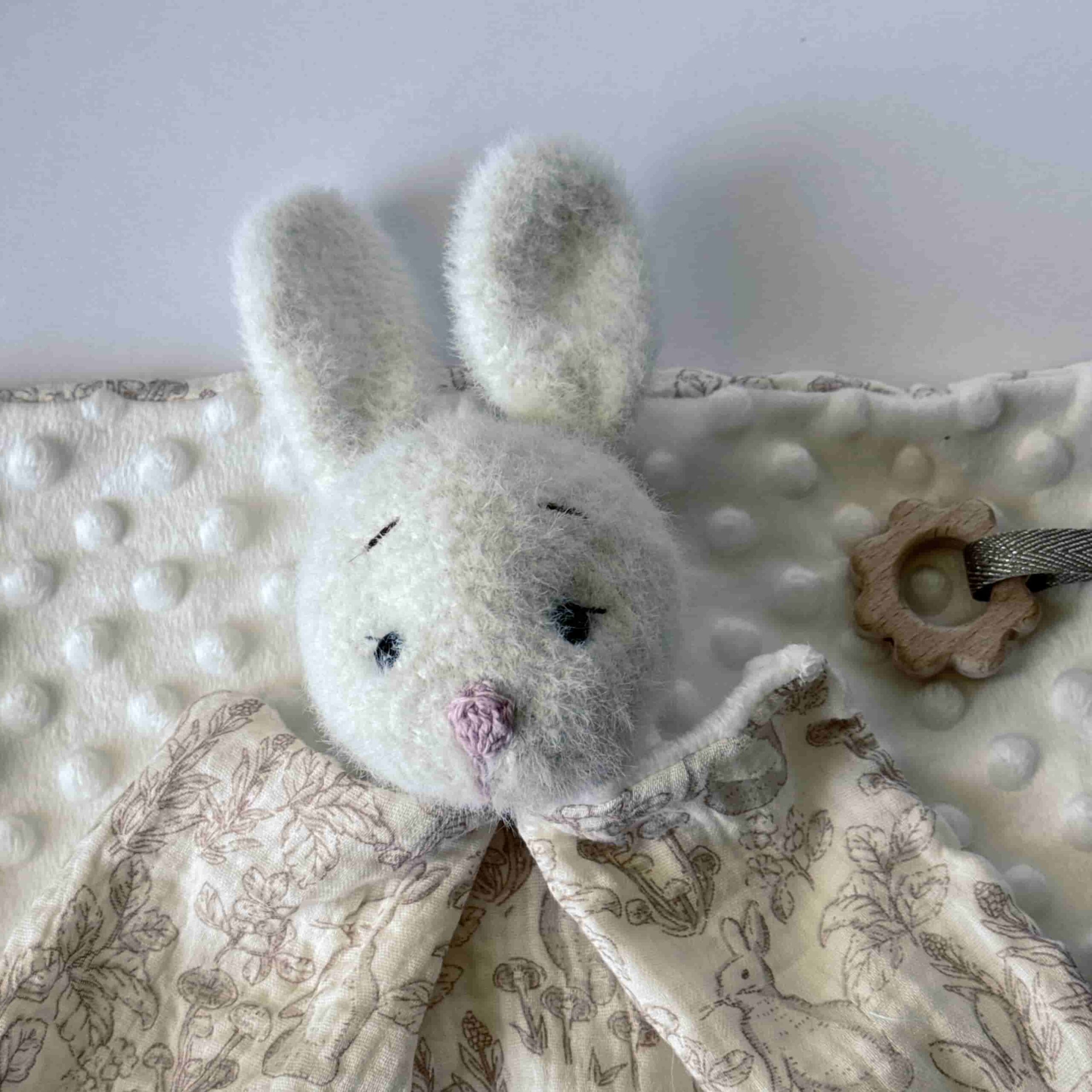 Doudou lapin pour bébé "Lapin nuage"
